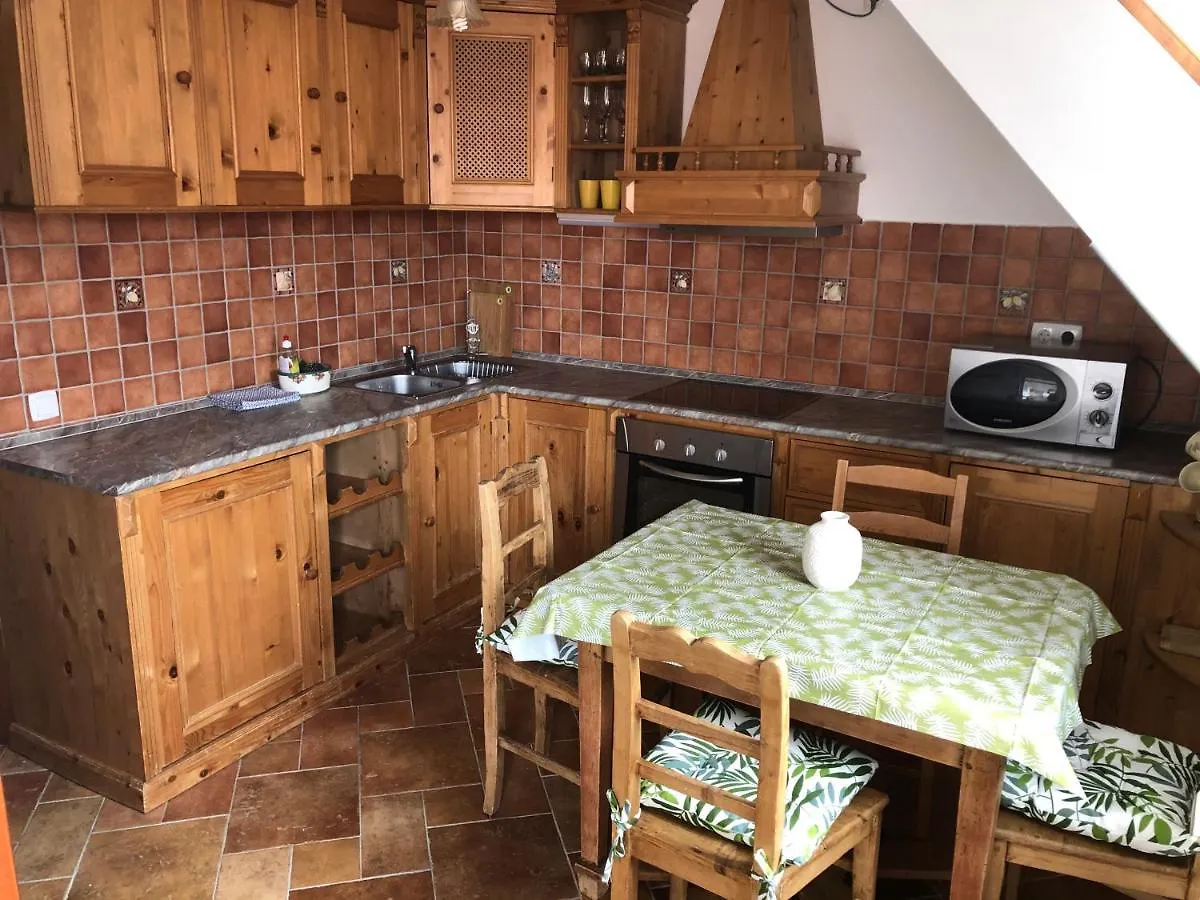 Capri Apartman 에게르